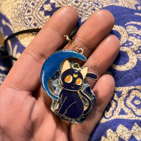 Luna on Imperial Blue Jasper - Picture 3 of 4